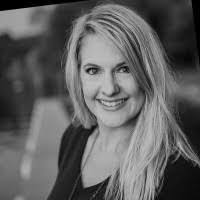 Elise Schafer's Instagram, Twitter & Facebook