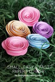 Easy small paper flowers for bouquets or wedding and even decor. Small Easy Fast Paper Flower Living And Crafting