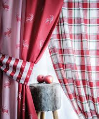Rromantische Hirschmotive Und Karodesigns In Traditionellen Farben Alpentradition Landhaus Hirsch Countrychic Vorhange Landhaus Gardinen Landhaus Vorhange