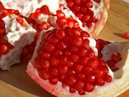 Yummy Pomegranate Kiehl S And Aromaticblends Food Fertility Foods Pomegranate