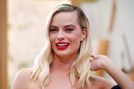 Margot robbie took to instagram on thursday to show off her rad impact award for inspiring purpose. Margot Robbie To Star In Female Centric Pirates Of The Caribbean Amnewyork