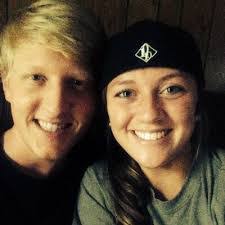 Elizabeth Dollar's Instagram, Twitter & Facebook