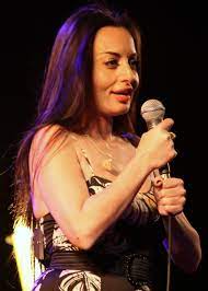 איתך, הלב לא שואל שאלות איתך, לא מחפשת תשובות איתך, הלב לא אמר לי מדוע. Maya Bouskilla Wikipedia