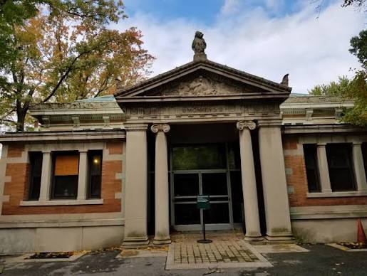 File:Former Monkey House in Bronx Zoo, October 2018.jpg - Wikimedia Commons
