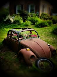 Gear Head Gardening Idea Turn Yard Trash Into Garden Art Www Highroadorganizers Com Light In The Dark Outside Decorations Garden