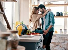 Briser La Routine Mieux Se Connaitre 50 Questions A Se Poser Pour Jouer En Couple Femme Actuelle Le Mag