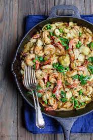 Easy Garlic Shrimp Recipe With Peas And Artichokes A Quick And Bright One Skillet Meal M Garlic Shrimp Recipe Mediterranean Diet Recipes Mediterranean Dishes