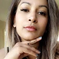 Erin Pierson's Instagram, Twitter & Facebook