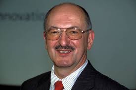 Peter Zapf (GER Vorstand Mobile Kommunikation Siemens AG) beim Fußbad in  seinem