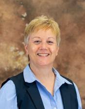 Jennifer Barstow's Instagram, Twitter & Facebook