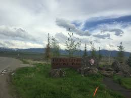Kanye west and kim kardashian are making their presence known in the interior west by hosting a huge sunday service today in wyoming. Live Updates From Kanye S Album Listening Party In Wyoming Variety