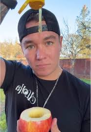 Leidy Benitez's Instagram, Twitter & Facebook