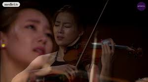 Clara-Jumi Kang (クララ=ユミ・カン)