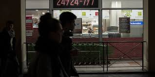 Une fumée qui dans le ciel forme rapidement un nuage étendu qui déjà masque une partie du. Info Le Media Travail Dominical La Justice Ordonne La Fermeture De Supermarches Casino A Toulouse Le Media