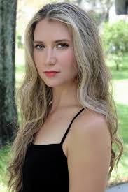 Annalee Sims's Instagram, Twitter & Facebook