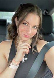 My first post here! Enjoy my ugly : rPrettyGirlsUglyFaces