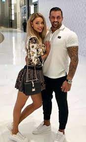 Telenovela alex bodi vs bianca drăgușanu nu pare să fie în curând încheiată. Cancan Ro Bianca Dragusanu Si Alex Bodi S Au Certat La Facebook