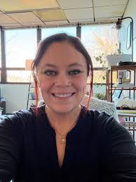 Amy Dilworth's Instagram, Twitter & Facebook