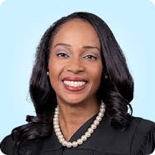 Amber Littleton's Instagram, Twitter & Facebook