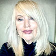 Julie Jo's Instagram, Twitter & Facebook