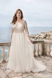 Ob im sommerkleid, in jeans oder im eleganten. Curvy Bride Bride Hochzeit Hochzeitskleid Brautkleid Ubergrosse Plus Size Wedding Wedding Dress Bridal Wear Kleid Hochzeit Kleider Hochzeit Braut