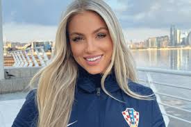 Who is Devon Lee Carlson's boyfriend, Duke Nicholson?