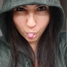 Emma Snell (@Emmarie1215)