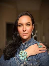 Looking for a special ring thats either an 8.5 or a 9 that's not huge and  wont break the bank. I prefer the greener turquoise stones and am also a  fan of