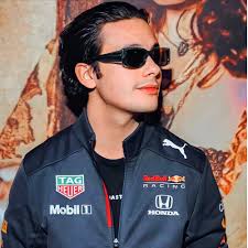 Contrata a Sebastian Arango