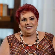 En este segundo episodio de #CharlandoConAdriana tengo el honor de  conversar con una mujer increíble: Mayra Ballesteros. Su historia es la  muestra de que la oración nos puede salvar la vida. Ya