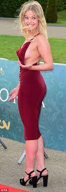 We did not find results for: Outlander S Nell Hudson Flashes Major Sideboob At London Victoria Premiere Daily Mail Online