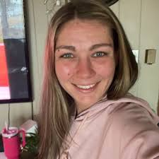 Why does the name of the nail salon in Food Lion parking lot keep changing?