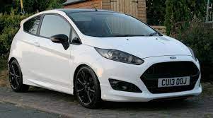 Another Fiesta We Styled In White Adding The Light Tints Painted Alloy Wheels And Wrapped Wing Mirrors For More Coisas De Carro New Fiesta Fiesta Rebaixado