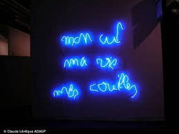 … laurent foulon évoque aussi l'« emprise » de claude lévêque, dont un des tapis orne un bureau de l'elysée, sur sa famille, issue d'un milieu très populaire dans la nièvre. 90 Idees De Claude Leveque Claude Artiste Contemporain Neon
