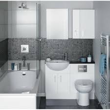 Badezimmer streichen 25 originelle ideen fur farbvarianten. Wandfarbe Silber Ist Wie Licht Innerhalb Der Innendesigngestaltung