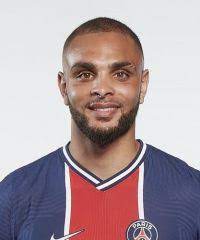 İki kulüp arasında satın alma. Layvin Kurzawa Obronca Paris Saint Germain Francja
