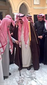 ونشر حمود بن ناصر الشثري صوراً ومقطع فيديو من زيارة ولي العهد الأمير محمد بن سلمان بن عبدالعزيز آل سعود، لوالده الشيخ ناصر وأظهر مقطع الفيديو إصرار ولي العهد على الجلوس بجوار الشيخ ناصر الشثري، تاركاً الكرسي المخصص لسموه، مردداً عبارة أنا واحد من عياله. Ø®Ø§Ø¯Ù… Ø§Ù„Ø­Ø±Ù…ÙŠÙ† Ø§Ù„Ø´Ø±ÙŠÙÙŠÙ† ÙŠØ²ÙˆØ± Ø§Ù„Ø´ÙŠØ® Ù†Ø§ØµØ± Ø§Ù„Ø´Ø«Ø±ÙŠ ÙÙŠ Ù…Ù†Ø²Ù„Ù‡ ØºØ±Ø¨ Ø§Ù„Ø¥Ø®Ø¨Ù€Ù€Ø§Ø±ÙŠØ©
