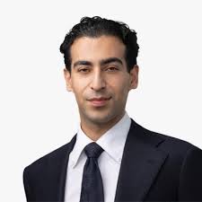 Happy Friday everyone! It is with great pleasure and honour that I can  announce I have officially graduated from the prestigious King's College  London with an Upper Second Class Honours in European… |