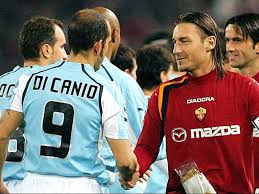 Un coro per paolo di canio dei tifosi del sunderland, the mackems, anche detti i black cats che unisce calcio e musica. How Paolo Di Canio Went To War With Francesco Totti And Roma Goal Com