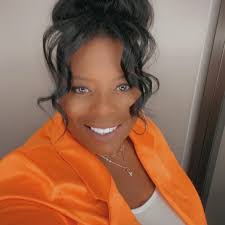 Vanessa Stuckey's Instagram, Twitter & Facebook