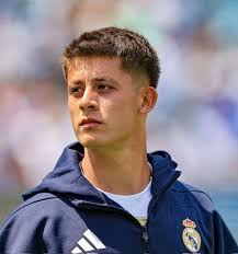 🚨 JUST IN: Arda Güler was informed before the season that he would be  playing in MIDFIELD. Sources close to Arda Güler say that the player is  DELIGHTED with Xabi Alonso. [Mario