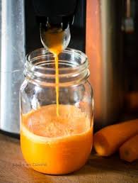 Le Jus Booster De Melamine Dix Jus Pour Bronzer Rapidement Elle A Table Recette Jus Jus Carotte Recette Jus Extracteur