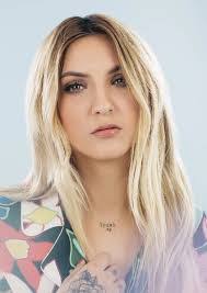 Isabel Kane's Instagram, Twitter & Facebook