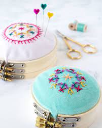 11 Clever Ways To Use An Embroidery Hoop Hoop Crafts Embroidery Hoop Crafts Embroidery Hoop