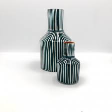 Recherchez parmi des bleu canard photos et des images libres de droits sur istock. Grand Vase Garafe Bleu Canard