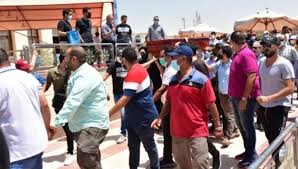 وغيب المرض الفنانة دلال عبد العزيز عن جنازة زوجها الفنان سمير غانم والذي رحل عن عالمنا يوم الخميس 20 مايو الماضي، وشيعت جنازته الجمعة 21 مايو، من مسجد المشير بالتجمع الخامس إلى مثواه الأخير. Vwz3omasm9bejm