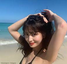 TWICE モモ、大胆な水着姿など大放出！「退屈で・・」セクシーでキュートな魅力でファンを悩殺 - KPOP monster