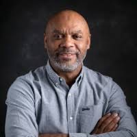 90+ perfiles de «Ndongo»