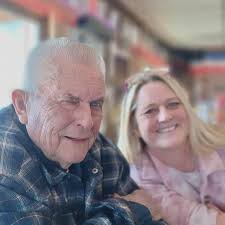 Where is the best place in Marinette or Menominee to eat a Sunday morning  breakfast?