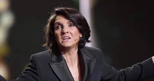 Florence Foresti Serait Une Menteuse Pour Les Cesar Selon Cyril Hanouna En 2020 Florence Foresti Hanouna Florence